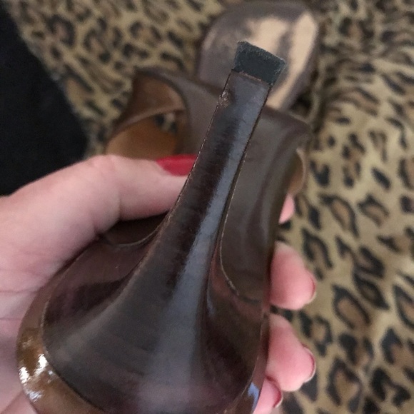 Louis  Vuitton size 9.5 brown patent leather kitten heel slide LV gold dice - Picture 13 of 16